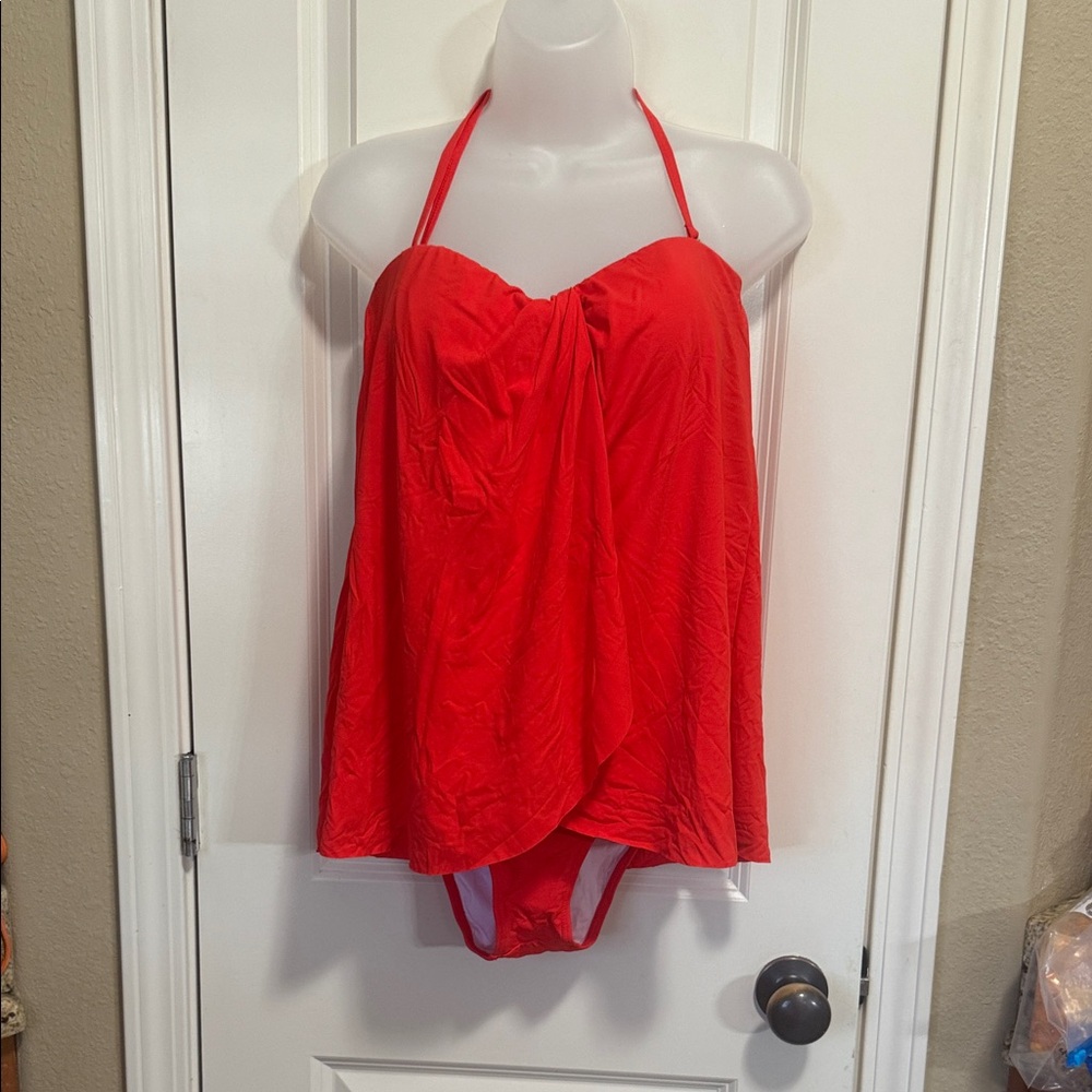 Red Tankini size L. NWT